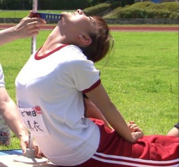 島本真衣の浮き出る乳首　２６０１２８の画像