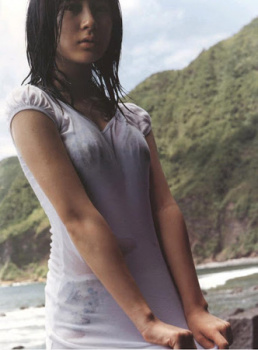 小野恵令奈の乳首ポッチりか？の画像