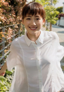 綾瀬はるかのブラウスからポチる乳首　２１１００１の画像