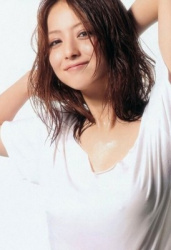 佐々木希のTシャツからポチる乳首　２２０６２１の画像
