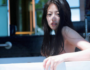 今田美桜の裸でわずかに見える乳首　２２０７０９の画像