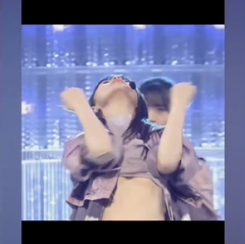 齋藤飛鳥のダンスで見えちゃった下乳　２２１００２の画像