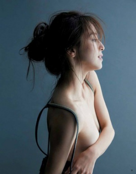 中村アンのセミヌードで見えそうな乳首　２２１００６の画像