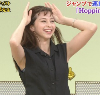 中条あやみのチラ見えする透けブラジャー　２２１０１１の画像