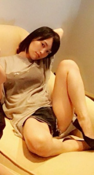 山本彩の短パンからエロいマンチラ　２２１０２７の画像