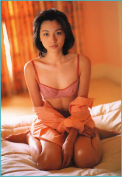 本上まなみのブラジャーからポチる乳首　２２１１２７の画像