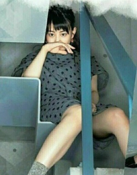 高畑充希のスカートからエッチなパンティ　２３０１２４の画像
