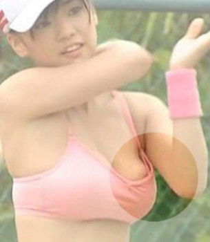 倉科カナのエッチにはみ出る乳首　２３０８１５の画像