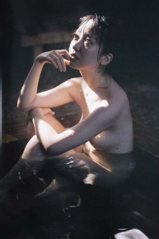 黒川智花の見えそうな乳首　２３０９１０の画像