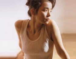 石田ゆり子の透ける乳首　２４０６１８の画像