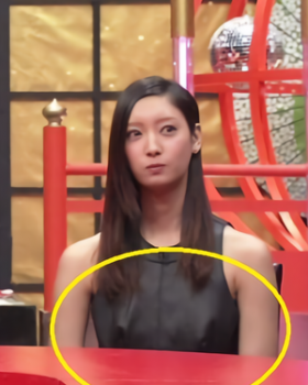 菜々緒のポチる乳首　２４１０３０の画像
