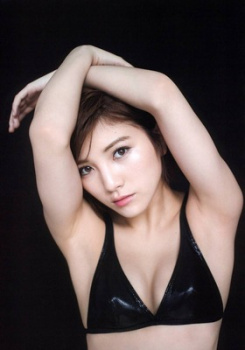 岡田奈々の浮き出る乳首　２４１２１２の画像