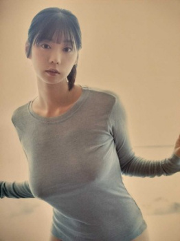 青山ひかるの透ける乳首　２５０３０３の画像