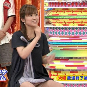 竹内友佳 エロ画像32枚！お宝パンチラ・胸チラ・パン線の尻が抜けるの画像
