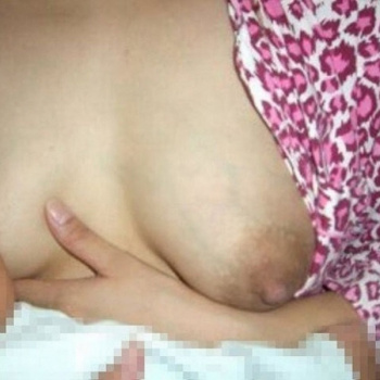 授乳してる姿って何だかエロいよね！の画像