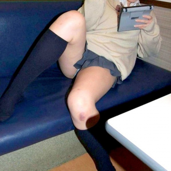カラオケのJKパンチラエロ画像！の画像
