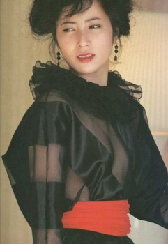 岡江久美子・今でもセクシーな熟女セミヌード画像・コロナで死去の画像