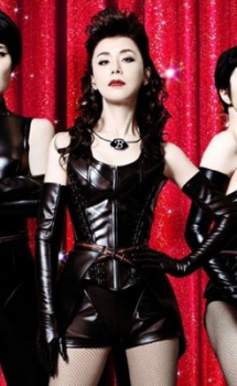 大地真央の美熟女でシコれ!44枚の画像