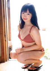 坂口風詩・アゴのホクロが可愛い21歳の若手モデルの水着セクシー画像の画像