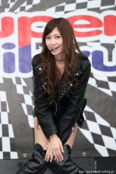 佐崎愛里2009年レースクイーンデビュースレンダーな画像の画像