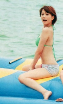 人気女優の本田翼グラビアセクシー水着画像の画像
