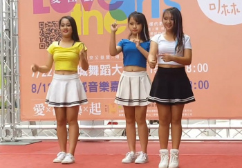乳揺れとパンチラが同時に拝めるクッソエロいダンス動画、見つかるwwwの画像