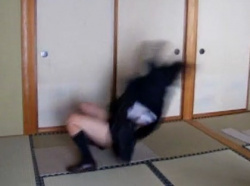 制服JK踊り手さん、ハッピーシンセサイザNG集でずっこけパンチラの画像