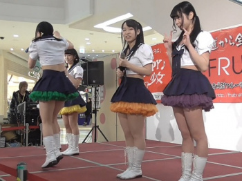 【YouTube】ご当地アイドルさん、ライブ以外で予期せぬパンチラを披露してしまうｗ（他1本）の画像
