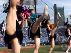 大迫力の大学野球応援スタンツ！ハイキックでアンスコ全開！東京◯大学野球応援シリーズ：Japanese Omatsuriの画像