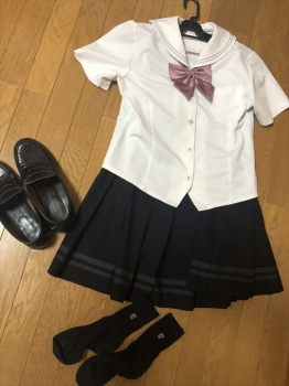 JKの体臭が染みついた使用済みのセーラー服やブレザー フェチ画像25枚の画像