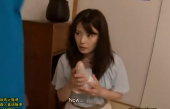 【三浦恵理子】若い男のデカチンを見て驚きと興奮を覚える美人な奥さんはフェラチオさせられてでもウットリしてしまうのだtったの画像