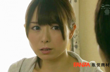 夫のいない昼下がり、僕を誘う隣家の人妻と中出し不倫性交。 桜井萌の画像