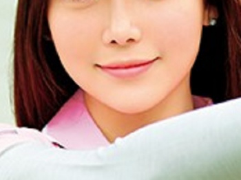 【韓国人】『韓国美少女！スレンダーな巨乳爆乳おっぱいの可愛い外人お姉さん』痴女外国人な淫乱美女が騎乗位ハメ撮りセックスの画像