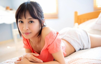 逢見リカさん、コンドームが破れて中出しされてしまう。の画像