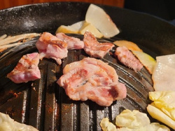 【すすきの風俗メシ】『札幌ジンギスカン 羊の神様』のわさび醤油で食べる旨みたっぷりジンギスカンの画像