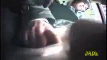 【JK痴漢】電車内でお姉さんやjkが痴漢されてるのを盗撮…これってガチなやつですか?埼京線らしいですがの画像