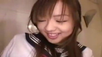 【JKハメ撮り】めちゃかわセーラー服JKにローター仕込んで買い物させた後に部屋に連れ込んでハメ撮りしちゃうのだの画像
