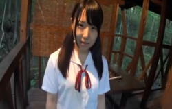 【ＪＫ愛須心亜】ツインテール制服JKと山奥のロッジでエッチ♪しっかしこんな場所で制服って違和感しか感じんわの画像