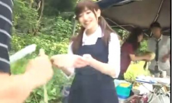 【JK寝取られ】JK中野ありさが彼氏の家族とキャンプに来たらちょっとした隙に彼の父親に寝取られちゃいましたよの画像