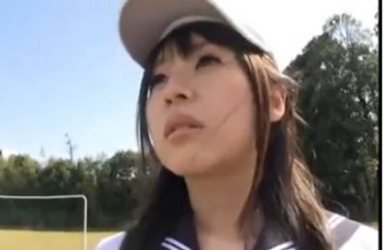 【JK野外】セーラー服のマネージャーJKつぼみが部員に頼まれて3Pしちゃう…そこまで面倒を見る必要はないんだけどねぇの画像