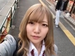ピアノが得意な金髪ギャルJKとしっぽりヤリ部屋でハメ撮りの画像