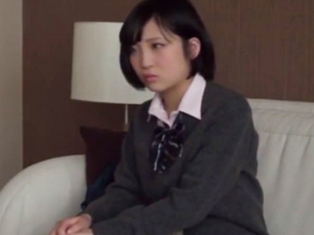 ［広瀬うみ］シティホテルで嫌な顔しながらもおじさんに抱かれるJKの画像