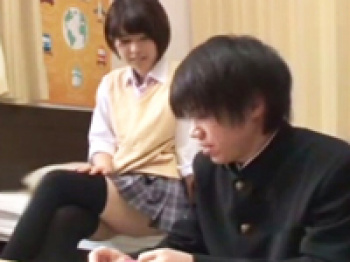 勉強してる横でミニスカパンチラしてるから興奮してしまった男はエッチさせてもらえてよかったねの画像