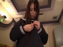 JKとホテルでわざわざセーラー服に着替えて着衣の変態プレイの画像