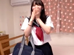 学校帰りのセーラー服JKに童貞とエッチさせちゃうのだの画像