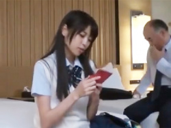 かわいい顔してちゃっかりジジイと円光してるJKの画像