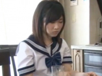 孫と二人暮らしの祖父はまだまだ現役で孫JKと近親相姦してしまうの画像
