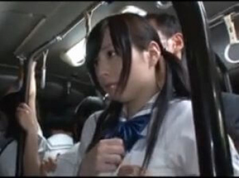 【美少女 JK】激カワ美少女セーラー服女子校生がバス車内で痴漢オヤジに背後から巨乳を揉まれえフェラを強要され…の画像