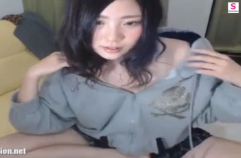 素人の１０代色白美人ＪＤがリスナーのためにサービスしちゃう生配信ｗｗｗ【ライブチャット動画まとめ】の画像
