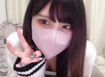 素人の可愛い美人女子大生が脱いで色白エッチな体をM字開脚で披露たまらないｗｗｗ【ライブチャット動画】の画像